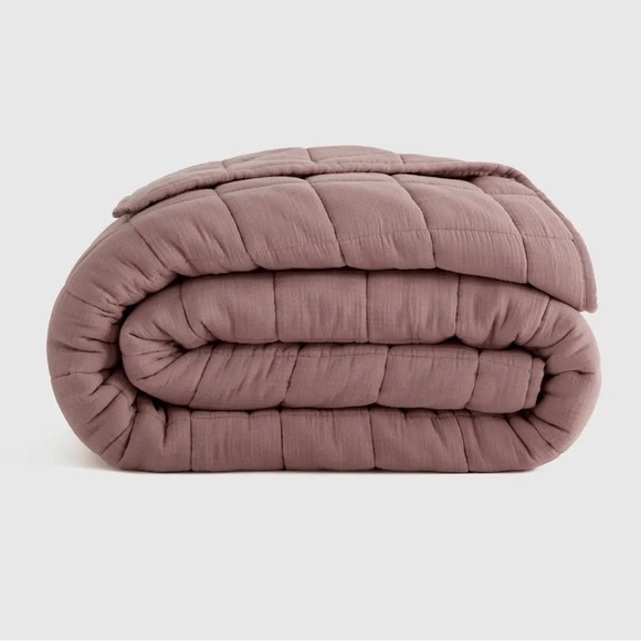 Quince Other - NWT Quince Organic Airy Gauze Box Twin Quilt in Fig